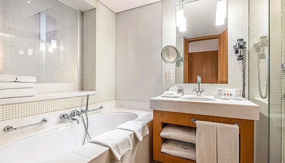 سوئیس اوتل کراسنی هولمی مسکو